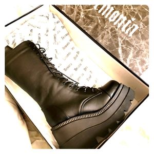 Demonia Shaker, Women's 10 (US)